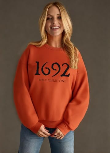 LYEIAO It's Just A Bunch of Hocus Pocus Halloween Sweatshirt Women Funny Spooky Season Graphic Long Sleeve Tee Tops3