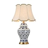 Cette lampe est à la fois peu encombrante et accrocheuse, adaptée à tout style d'intérieur, du rétro au moderne.
