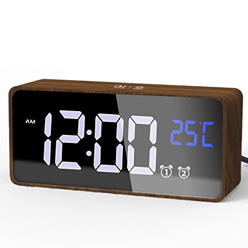 NOKLEAD Digitaler Wecker Mit RGB Farbdisplay - Netzbetrieben Mit USB-Ladefunktion