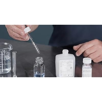 Hach Total Hardness Test Kit, Model 5-B, Water Analysis Kit for Drop Count Titration, with 2 Reagents, Measuring Tube, Square Bottle & Measuring Scoop, 145300