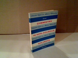 Paperback Chemistry in Non-Aqueous Solvents Book