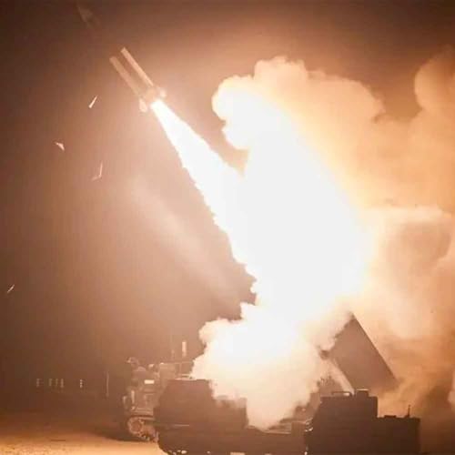 Trump shares intelligence for long-range strikes on Russia & Crimea's governor 'hacked' Podcast Por arte de portada