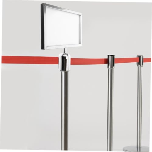 Signalisation aéroportuaire durable avec cadre inox argenté