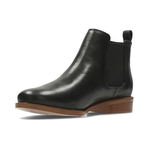 Clarks Women's Taylor Shine Chelsea Boots Cover