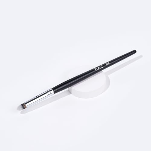Image of PAC Eyeshadow Blending Brush 208