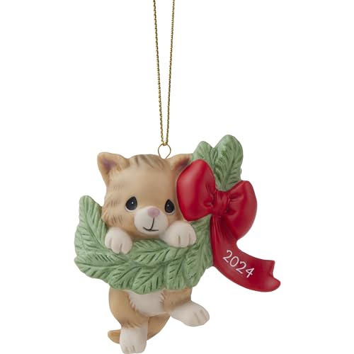 Precious Moments 2024 datierte Katzen-Ornament, zum Aufhängen für die Feiertage 2024, Biskuit-Porzellan-Katze, Weihnachtsdekoration – Ansicht 1