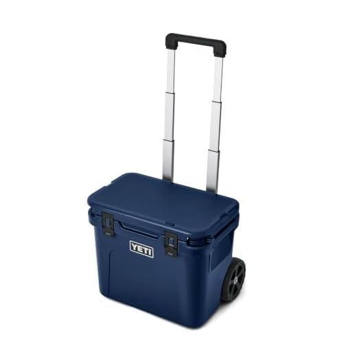 YETI Roadie 32 Wheeled Cooler, Navy
