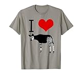 T-shirt I Love Okapi. Vous avez trouvé votre nouvel animal préféré au zoo et c'est l'okapi. Portez ce t-shirt et faites savoir à tout le monde que vous aimez ce cousin girafe T-shirt cool pour les amateurs d'okapi.