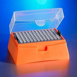 Corning DeckWorks Polypropylene Natural Sterile Graduated Low Binding Barrier Pipet Tips with Hinged Racks, 100 - 1000µL Capacity (Case of 3072)