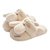 Doux et confortable : la tige duveteuse est confortable au toucher, la semelle intérieure en mousse à mémoire de forme est aussi douce que de marcher sur des oreillers. Tout cela rend ces pantoufles moelleuses très confortables à porter. La semelle en caoutchouc épaisse est robuste et adhérente
