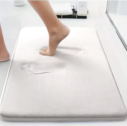 Tapis de bain absorbant grand format blanc pour carrelage humide de salle de bain
