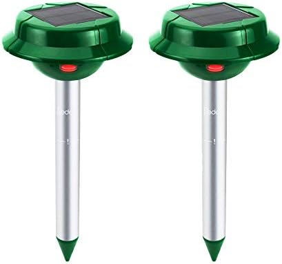 Solar Powered Snake Repellent Sonic Mole Groundhog Gopher Deterrent Repeller Chaser Spikes Scare Vole Away for Garden Lawn Yard Waterproof (Green)