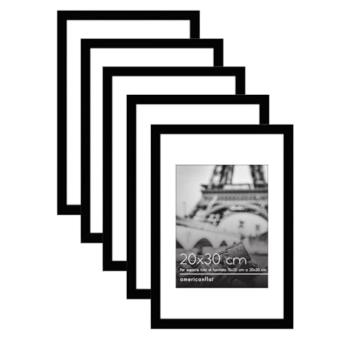 Design: cinque cornici da tavolo nere da 20x30cm pollici; include stuoie smussate bianche e hardware per appendere a denti di sega per una visualizzazione senza problemi sia in formato orizzontale che verticale per appenderla piatta contro la parete
