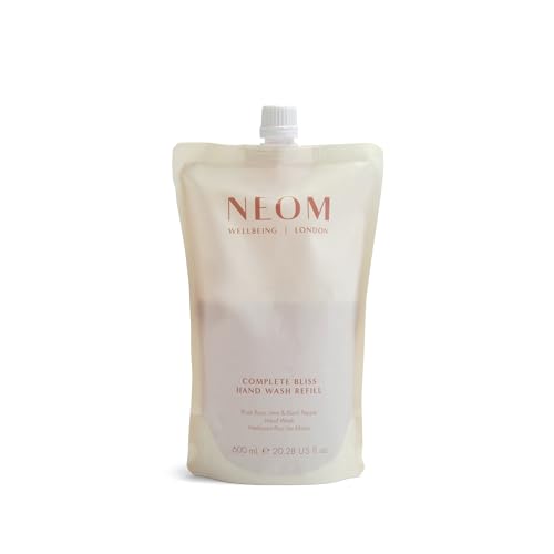 NEOM Complete Bliss Recharge de savon pour les mains, 600 ml I infusé avec de la grenade apaisante, des extraits de camomille et de l'aloe vera adoucissant la peau. Parfums 100 % naturels et pochette