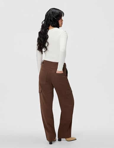 Pantalones cargo marrón tierra con diseño desigual