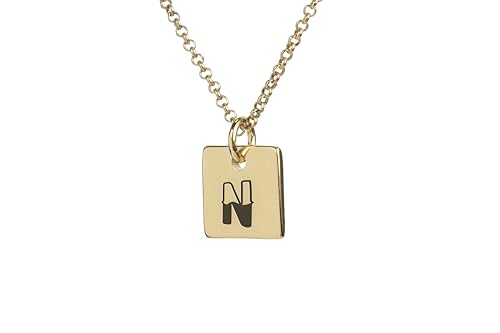 Collier en or lettre N pour sublimer vos tenues de bureau