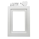 Cuenta con unas dimensiones de 20,5x13,5x1,5cm, ideal para fotos de 10x15cm. Podrás usarlo tanto con soporte o sin soporte para colgarlo a la pared.