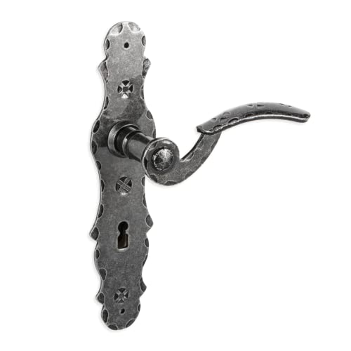SPECIFICHE: lunghezza maniglia a leva: 138 mm - piastra lunga: 55 x 250 mm - adatta allo spessore della porta: 32-60 mm - spessore materiale: 3 mm - materiale: ferro battuto nero antico - maniglia in metallo per porta: Ø 8 mm