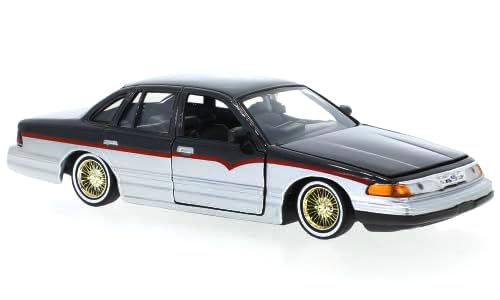 Modelo a escala 1:24 Crown Victoria Lowrider 1993-1997
