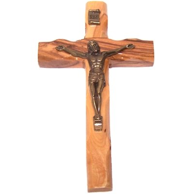 Holy Land Market Crucifixo pequeno de madeira de oliveira - 12 cm