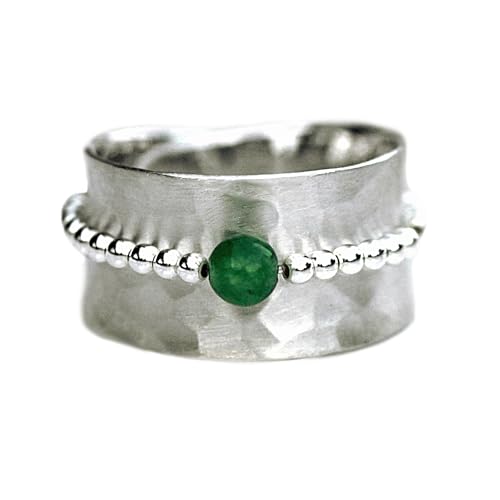 Bague en argent martelé et perle de jade amovible d'une élégance artisanale unique