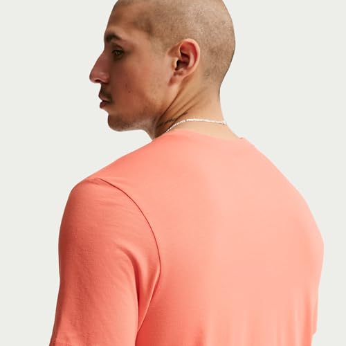 Image of Nike Men's Sportswear Club T-Shirt