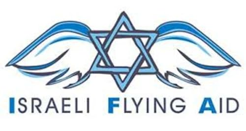 israelsk kvinde hj&aelig;lper syriens svageste