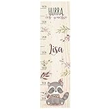 GRAVURZEILE Messlatte für Kinder aus Holz - Waschbär Design - mit Namen für Kinderzimmer - Skala misst 80-140 cm - Größe 20 x 70 x 2 cm - Geschenk zur Geburt für Mädchen & Jungen