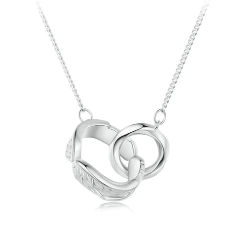 Chaîne de cou aile d'ange et pendentif Mobius pour sublimer vos tenues du quotidien