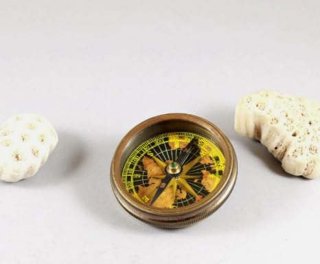 Brújula vintage de latón con diseño de mapa mundial miniatura 2