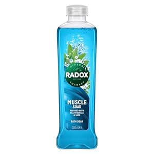 Radox Mineral Therapy Muscle Soak Bath Soak uniquely blended with minerals, herbs & a soothing thyme fragrance for a restorative bubble bath 500 ml