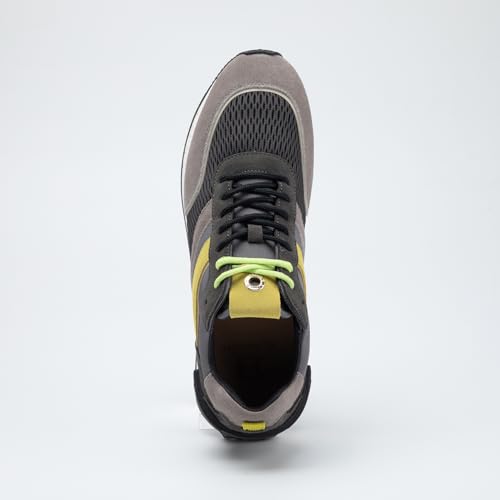 Image of ELHANN.H The SJ688 Sneaker Combines Simple Lines with a Dynamic Style. The MKX Finish of its Midsole Brings a Vintage Look to the Shoe.