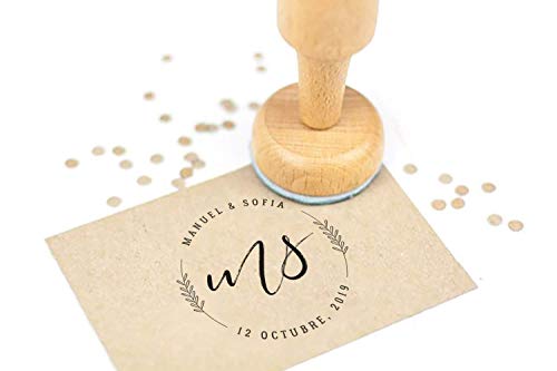 Stamp by Me | Sello Personalizado para Boda | 12 Diseños Exclusivos | Sello de Madera | Ideal para Sobres e Invitaciones de Boda | Con Tampón de Tinta | Iniciales |Corona de Espiga con Nombres y Fecha