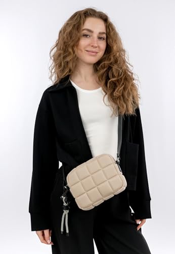 Sac crossbody Jancy beige par Suri Frey, la solution pour s'encombrer moins - 4