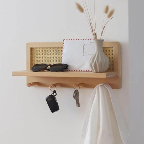Rangement compact de style ferme en rotin pour optimiser les petits espaces
