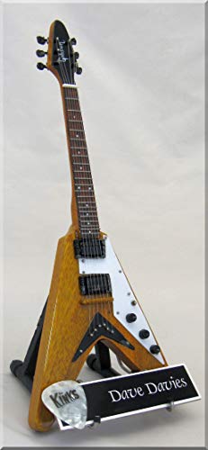 DAVE DAVIES Guitare Miniature avec médiator KINKS - Les Beatles, Paul McCartney, John Lennon, RIngo Starr, George Harrison DAVE DAVIES Guitare Miniature avec médiator KINKS