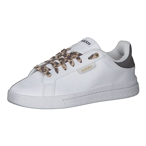 Scarpe sportive della marca Adidas