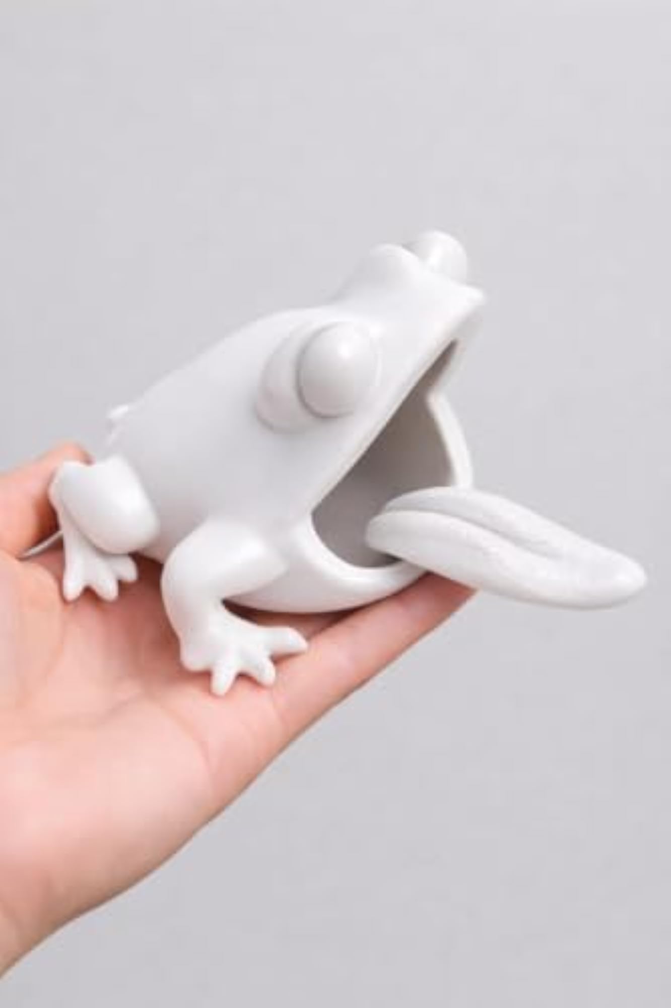 Portable Frog Car Ashtray, White