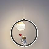 Lampe de chevet en forme d'astronaute, le sens artistique de la lampe ne se reflète pas seulement dans la forme étonnante, mais aussi dans le choix des détails et des matériaux, et l'effet de maison de dessin animé mignon est meilleur.
