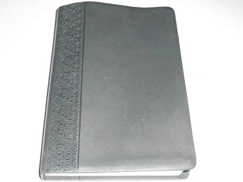 HCSB Personal Size Bible 1433601397 Book Cover