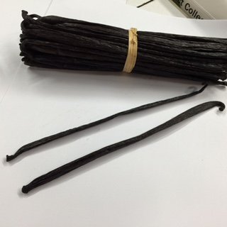 Gourmet Vanilla Beans from Papua New Guinea- 6" long-1/2 lb