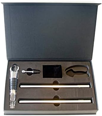 Enfriador de vino por varilla de acero inox, con aireador y decantador antigoteo con tapón.Kit de 2 varillas, decantador con tapón, bolsa y cortacápsulas en elegante caja negra con cierre por imanes. Enfriador de vino por varilla de acero inox, con aireador y decantador antigoteo con tapón.Kit de 2 varillas, decantador con tapón, bolsa y cortacápsulas en elegante caja negra con cierre por imanes.