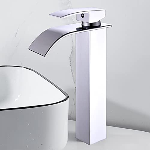 Robinet de lavabo cascade en acier inoxydable pour une salle de bain moderne chic