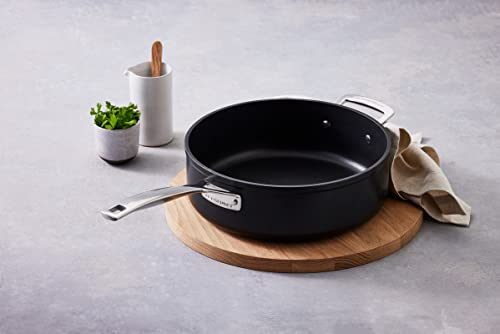 Foto von LE CREUSET Aluminium-Antihaft Sautépfanne, Ø 28 cm, PFOA-frei, Für alle Herdarten inkl. Induktion geeignet, Anthrazit/Silber