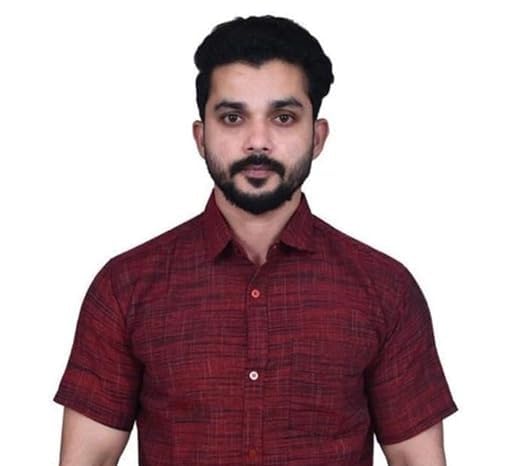Image of Men's Cotton Blend Half Sleeves Solid Casual Shirts
