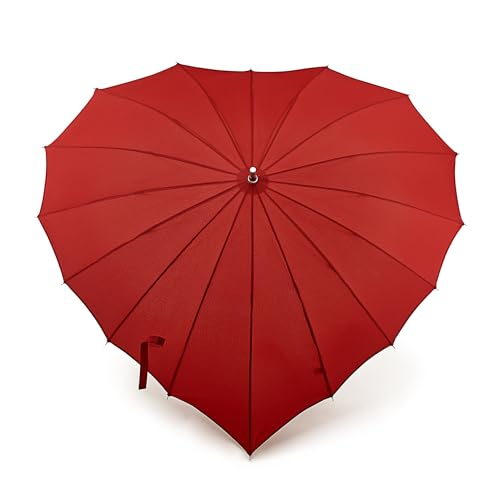 Parapluie en forme de cœur parfait pour les balades romantiques en ville