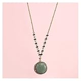 Collier pendentif en pierre de cristal naturel avec chaîne de corde, un collier de cristal simple mais joli design.