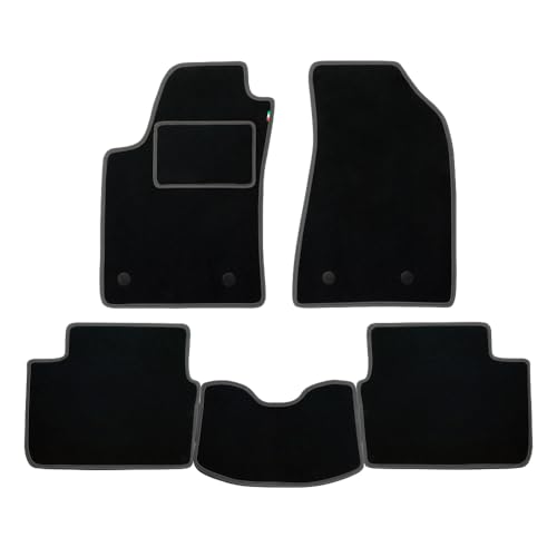 Il profilo del tappeto è bordato con nastro in tessuto, disponibile in diversi colori.