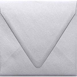 6 1/2 x 6 1/2 正方形 輪郭フラップ封筒 - シルバーメタリック (50枚) | 招待状、お知らせ、グリーティングカード