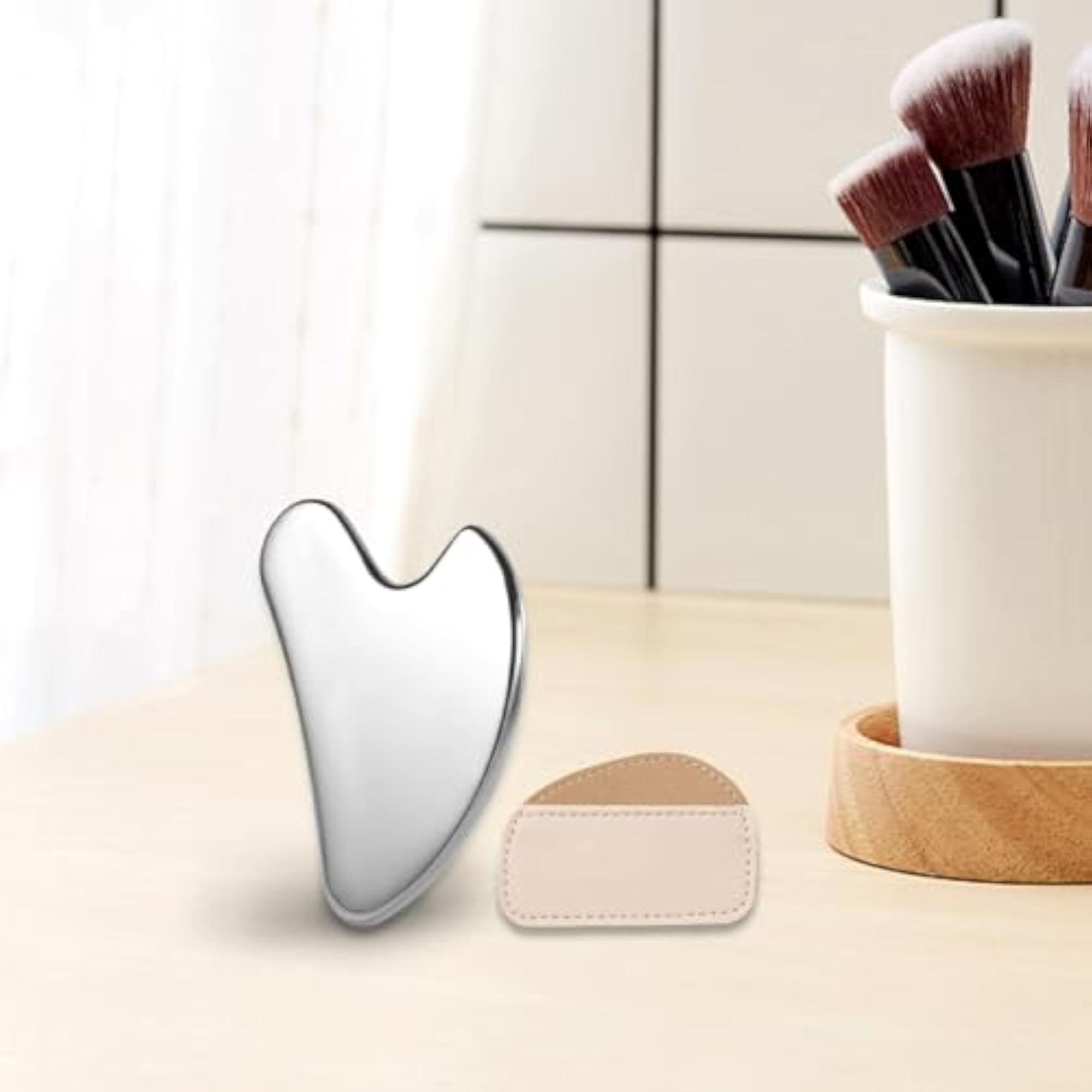 Makeup Spatula, Heart Shape Stainless Steel with Storage Bag